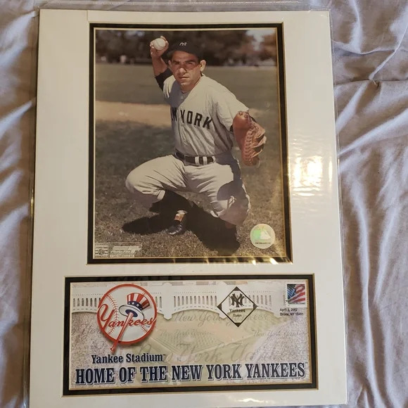 Yogi Berra USPS Matted Photo 16x12 - Picture 1 of 7